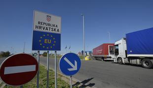 Na meji s Hrvaško nastal daljši zastoj