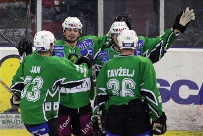 Olimpija uspešna, Jesenice ne