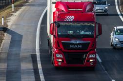 Vozniki tovornjakov zaradi neizplačanih nadur tožijo delodajalca #video
