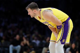 Dončić ima težave s prstom, Jokić že v tretji četrtini do trojnega dvojčka