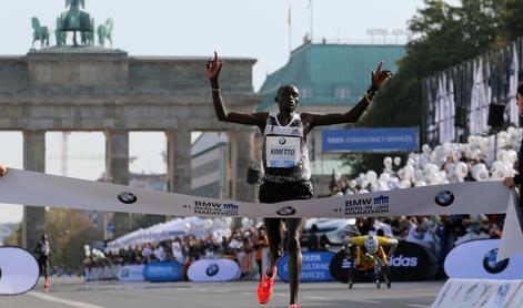 Svetovni rekord v maratonu po novem znaša 2;02:57! (foto)