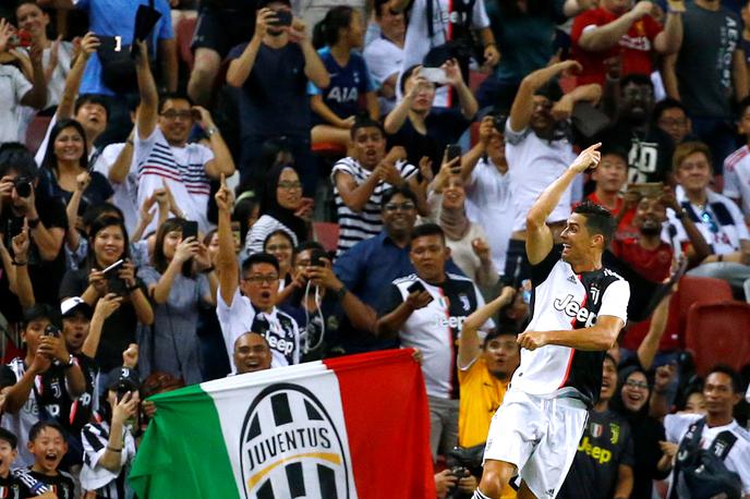 Cristiano Ronaldo | Nogometni navdušenci v Seulu so pričakovali, da bodo na delu videli enega največjih zvezdnikov na svetu, a so bili razočarani, Vristiano Ronaldo je obsedel na klopi za rezervne igralce. | Foto Reuters