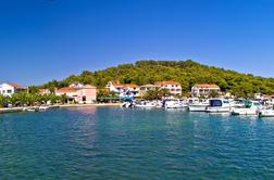 Hrvati napoveduje vojno oddajanju na črno