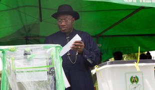Del Nigerijcev zaradi tehničnih težav znova na volišča