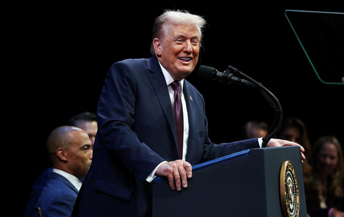 Donald Trump | Trumpova vlada se je pritožila na vrhovno sodišče, kjer konservativna šesterica sodnikov zdaj že sistematično odloča njej v prid. | Foto Gulliverimage