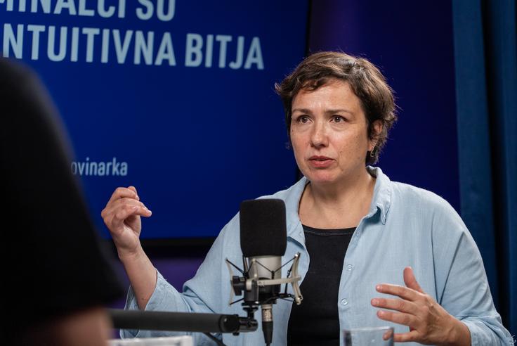 "Vsakič, ko grem na sodišče, grem z visokimi pričakovanji, ker hočem videti in slišati, da dobro zmaga. To me vodi. Zelo me frustrira trenutno dogajanje v svetu. Globoko sem žalostna." | Foto: 