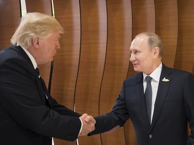 Donald Trump se je pogovarjal z Vladimirjem Putinom #vŽivo