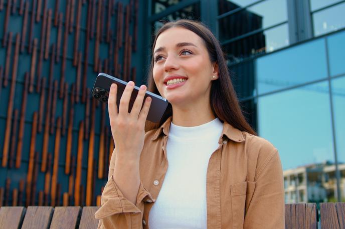ženska, dekle, telefon | Foto Shutterstock