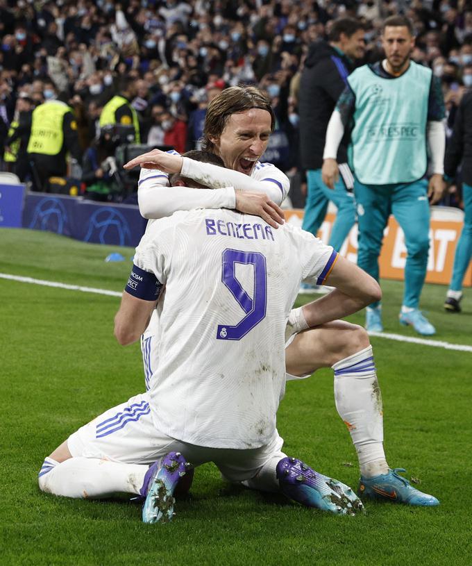 Luka Modrić in Karim Benzema sta v drugem polčasu navdušila navijače Reala. Francoz je postal prvi nogometaš na svetu, ki je v ligi prvakov zadel v vsakem koledarskem letu od leta 2005 pa do letos. | Foto: Reuters