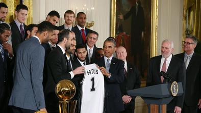 Obama v Beli hiši sprejel prvake lige NBA