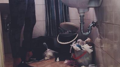 "Če je v nahrbtniku prostor za liter žganice, se bo našel tudi prostor za smeti, kajne?" #foto
