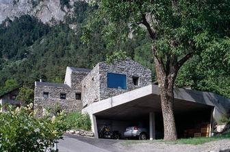 FOTO: Moderna stara hiša v švicarskih Alpah