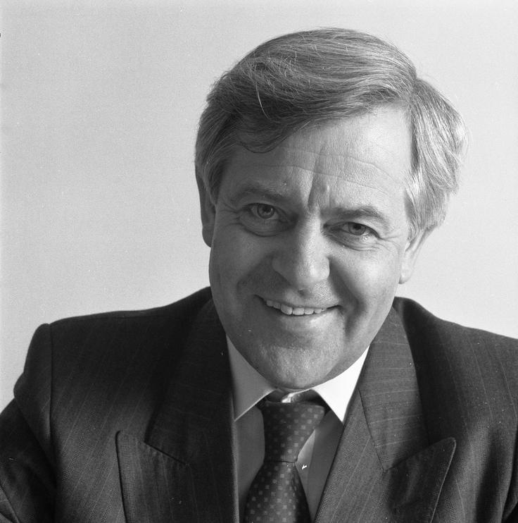 Milan Kučan je postal vodja slovenske partije leta 1986 in se je Slovencem priljubil v obdobju dolgih in napetih beograjskih sej centralnega komiteja jugoslovanske zvezne partije, na katerih je vodja srbske partije Slobodan Milošević s svojimi zavezniki poskušal doseči prevlado v Jugoslaviji. | Foto: Tone Stojko, hrani Muzej novejše zgodovine Slovenije
