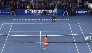 Mladi teniški igralec Federerju dal pravo lekcijo tenisa (video)