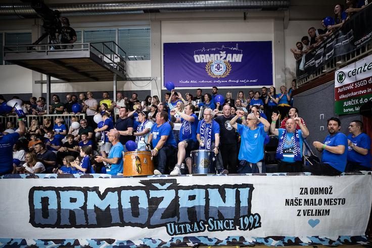 Navijači v Ormožu so svoj klub sploh prvič spremljali v finalu pokala. | Foto: Blaž Weindorfer/Sportida