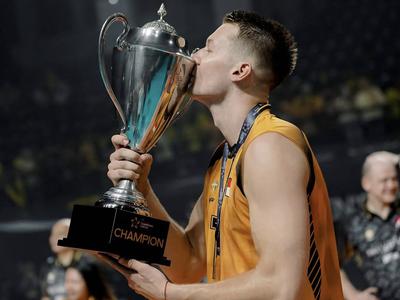 Rok Možič s kratkotrajno pogodbo do naslova v azijski ligi prvakov
