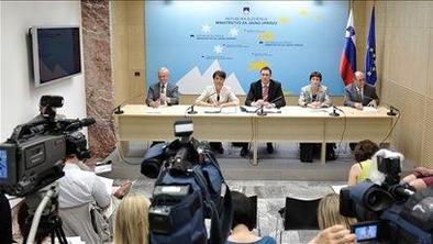 Pavlinič Krebsova: Nov temelj je fiksna sodniška plača 