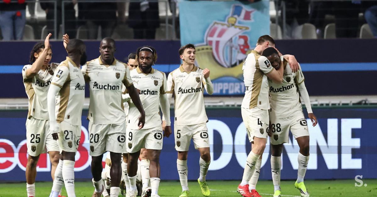 Lens izkoristil spodrsljaj PSG, pomendral Pariz in prevzel vodstvo Kép