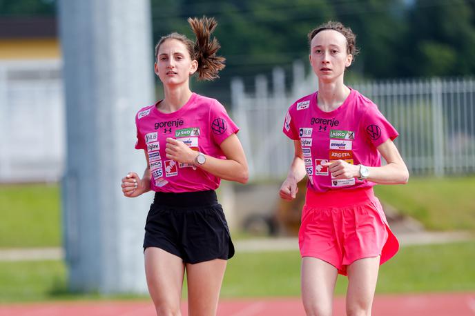 Nika Prevc, Katra Komar | Katra Komar se bo v Wisli pridružila Niki Prevc in preostali ženski ekipi. | Foto Aleš Fevžer