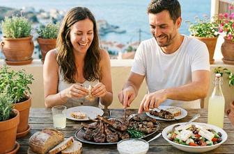 Mediteransko kuhinjo povezujemo z brezskrbnimi počitnicami. Uživajmo tudi doma!