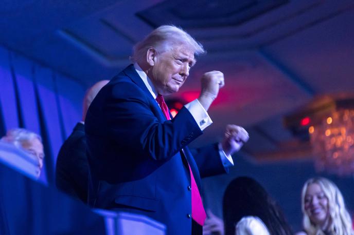 Donald Trump pleše | Donald Trump včasih rad javno zapleše, s pomočjo umetne inteligence pa je zapel tudi pesem Iran (tako daleč). | Foto Guliverimage
