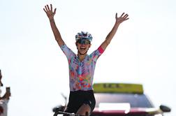 Poljakinja Niewiadoma osvojila Mont Ventoux in oblekla rumeno majico