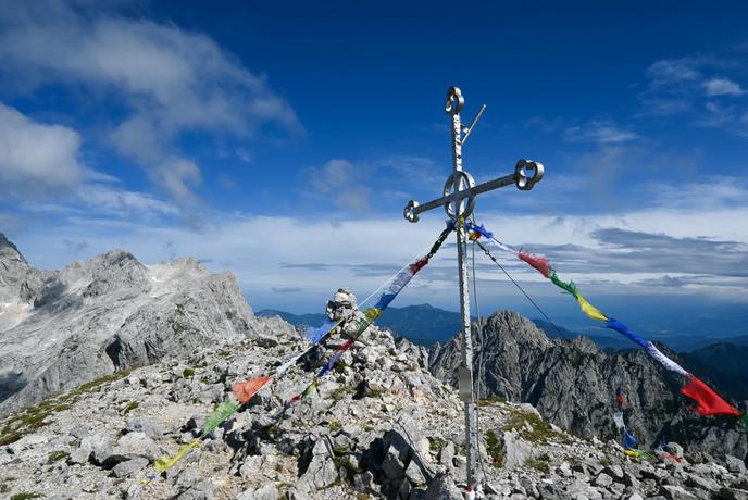Iz doline na Kamniško sedlo in še naprej, na Brano #video