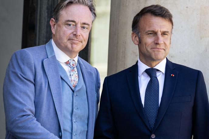Bart De Wever, Belgija, premier, Emmanuel Macron, Francija, predsednik | Da ostaja odprtih več pravnih vprašanj, se je strinjal tudi francoski predsednik Emmanuel Macron (na fotografiji skupaj z belgijskim premierjem). | Foto Reuters
