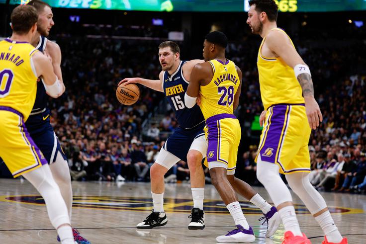 Nikola Jokić je vknjižil že 23. trojni dvojček v tej sezoni, na tej tekmi pa je izgubil tudi kar devet žog. | Foto: Reuters