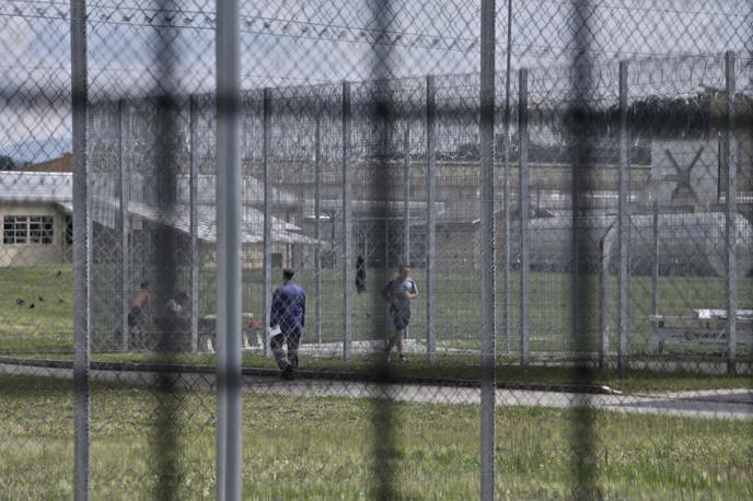 Dob, zapor na Dobu | Kako bodo rešili prezasedenost in kadrovsko pomanjkanje v slovenskih zaporih? | Foto Matjaž Rušt