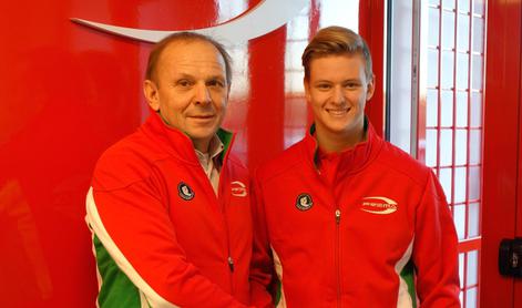 Mick Schumacher podpisal z ekipo, ki je tesno povezana s Ferrarijem