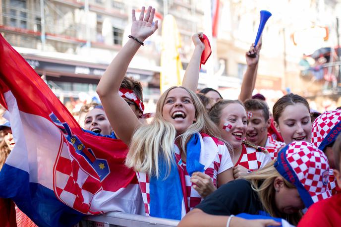 Hrvaški navijači Zagreb | Hrvaška je leta 2018 pričakala "srebrne" nogometne junake, ki so na SP v Rusiji osvojili drugo mesto. | Foto Urban Urbanc/Sportida
