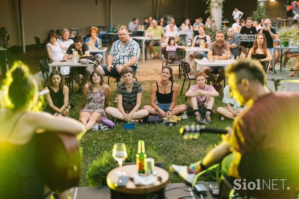 Četrtkovo sproščujoče vzdušje (Foto Nejc Pernek)