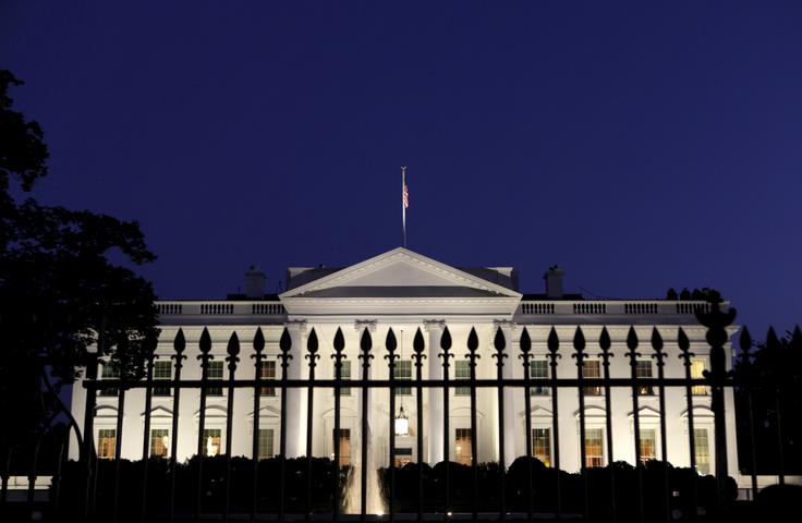 Knjiga z naslovom "Strah: Trump v Beli hiši" ima 448 strani, izšla bo 11. septembra, Washington Post pa je pred izidom že objavil posamezne izvlečke. | Foto: Reuters