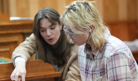 Loginova po nizu aretacij zapustila Rusijo