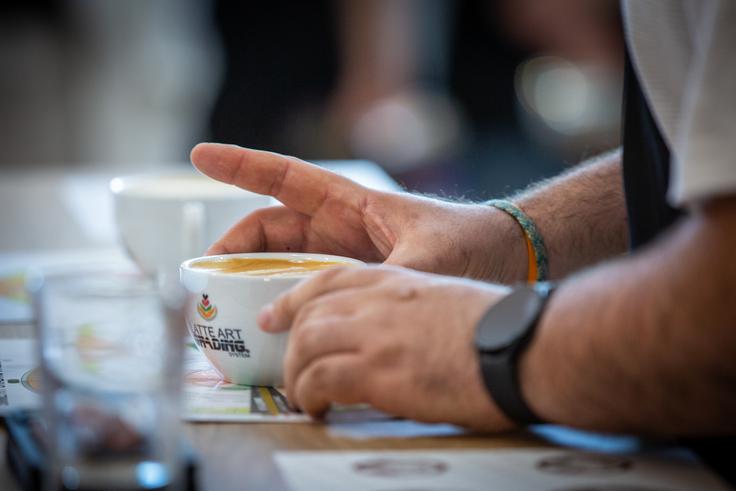 Videli smo lahko vrhunske latte art mojstrovine, od popolnoma simetričnih src do domiselnih rozet. | Foto: Gaja Hanuna