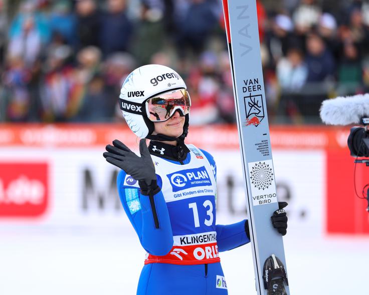 Maja Kovačič je pred dnevi vknjižila prve točke svetovnega pokala, na zadnji postaji v Klingenthalu pa z 21. mestom prišla do najboljše uvrstitve. | Foto: Reuters
