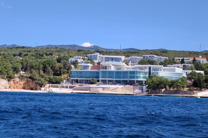 Novi Vinodolski, Resort Movenpick | Mövenpick Hotel & Residences Kvarner Bay se nahaja na obali Novega Vinodolskega. | Foto Ksenija Mlinar