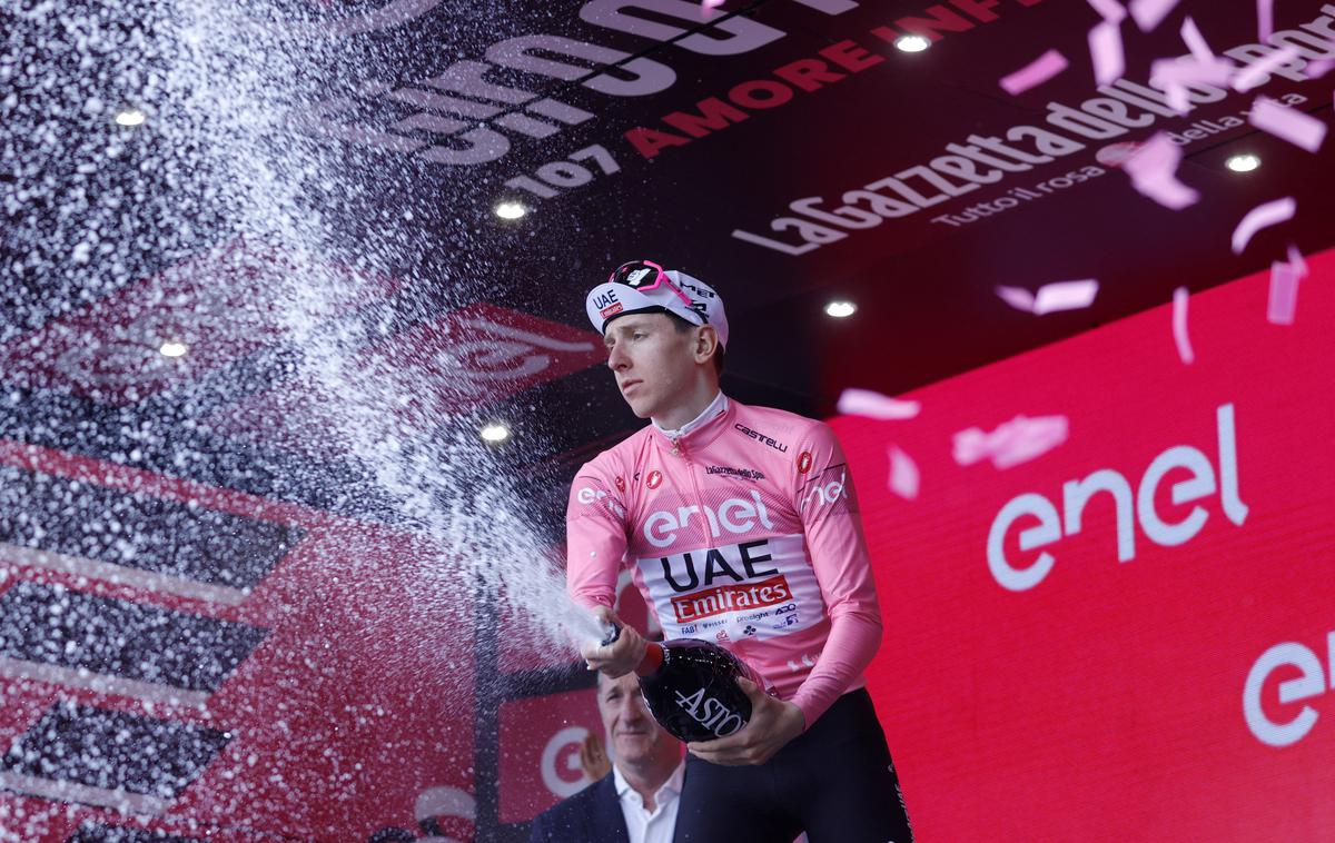 Tadej Pogačar, Giro 2024 | Tadej Pogačar je danes na Giru preživel miren dan, v soboto pa utegne napasti še šesto etapno zmago na letošnji dirki. | Foto Reuters