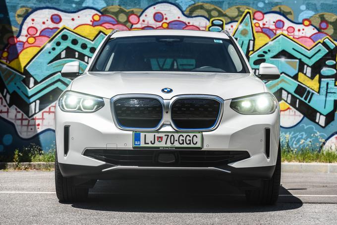 BMW je že pričel z razvojem baterije z elektrolitom v trdnem stanju, ki bo poleg daljšega dosega in krajših polnilnih časov prinesla tudi možnost stoodstotne reciklaže. | Foto: Gašper Pirman