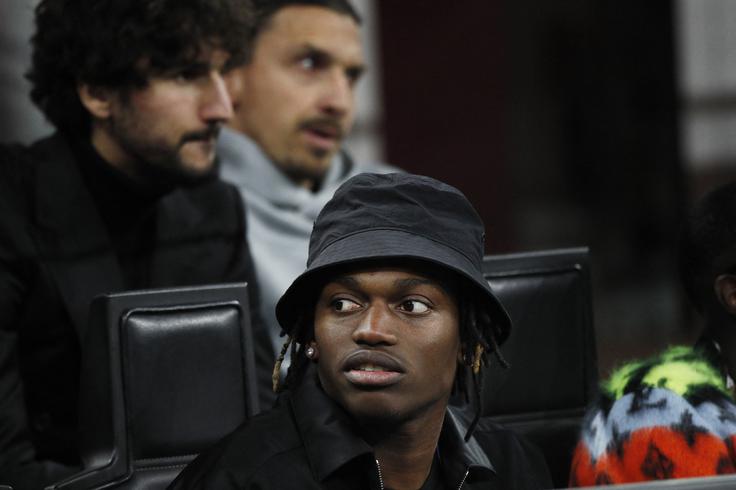 Rafael Leao zaradi poškodbe ni mogel pomagati Milanu. | Foto: Reuters