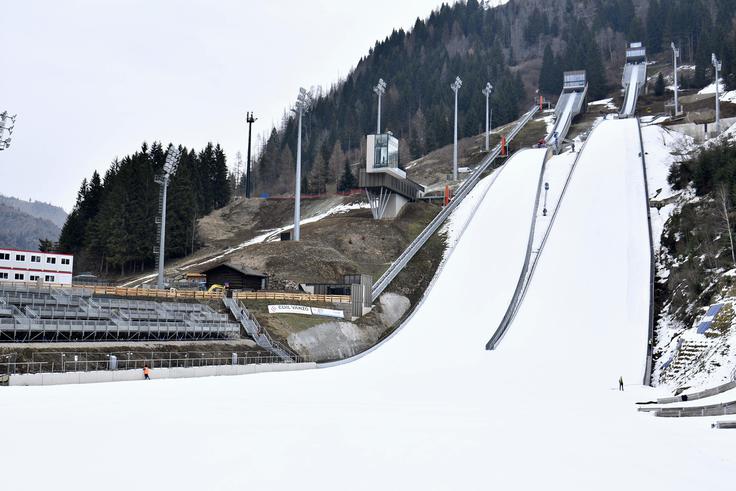 Skakalni center Predazzo bo deležen največ pozornosti slovenskih ljubiteljev skokov.  | Foto: Reuters