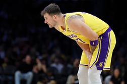 Dončić ima težave s prstom, Jokić že v tretji četrtini do trojnega dvojčka
