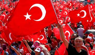 V Turčiji prve obsodbe zaradi lanskega poskusa državnega udara