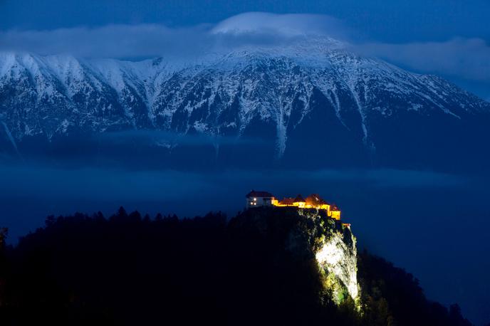 Bled ponoči | Po koncu prve svetovne vojne bi skorajda postali del Italije tudi Bled, Bohinj in Jesenice. To območje so namreč na pariški mirovni konferenci zahtevali Italijani, a ga na koncu na slovensko srečo niso dobili. | Foto Guliverimage