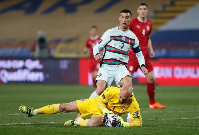 Cristiano Ronaldo bi lahko odločil zmagovalca v Beogradu, a sodniki niso priznali njegovega zadetka. | Foto: Reuters