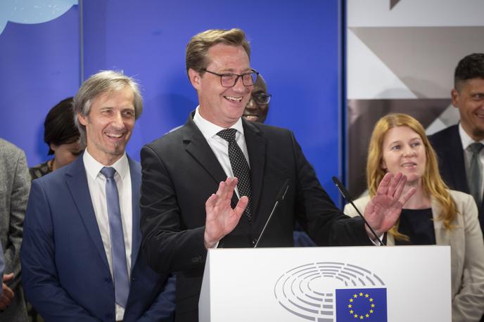 Izjava stranke VESNA. Vladimir Prebilič | Vladimirja Prebiliča so soglasno potrdili za prvega predsednika novoustanovljene stranke Preporod. | Foto Bojan Puhek
