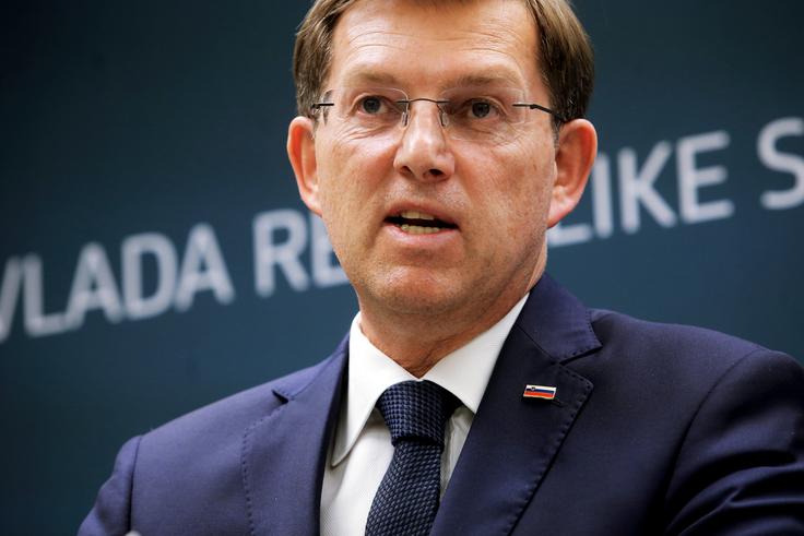 Premier Miro Cerar je po odločitvi vrhovnega sodišča nepričakovano odstopil s položaja predsednika vlade. | Foto: STA ,