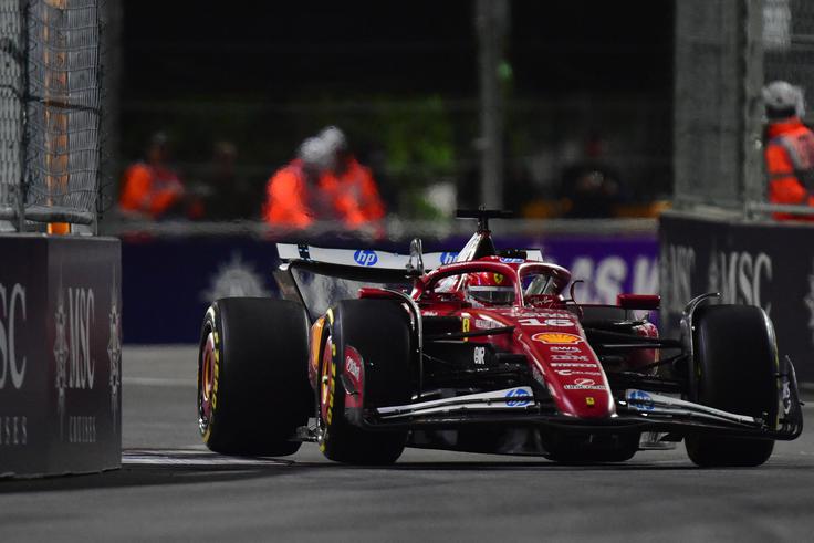 Charles Leclerc je skozi cilj pripeljal na šestem mestu, prehitel ga je še Andrea Kimi Antonelli, ki je bil na 17. štartnem mestu. | Foto: Reuters