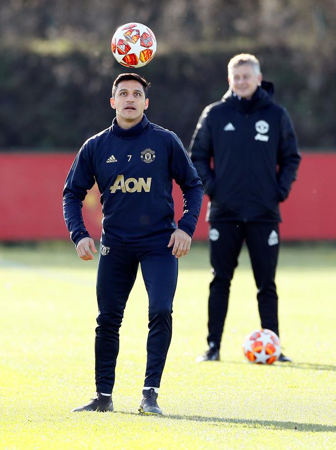 Alexis Sanchez, najbolje plačani igralec pri United, skoraj zagotovo ne bo začel tekme. V napadu bodo Marcus Rashford, Anthony Martial in Jesse Lingrad. | Foto: Reuters